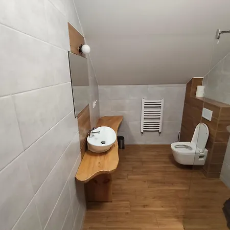 Dom Nad Jeziorem Hébergement de vacances *