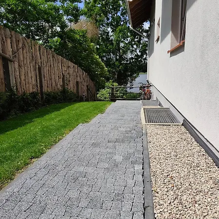 Dom Nad Jeziorem Hébergement de vacances *